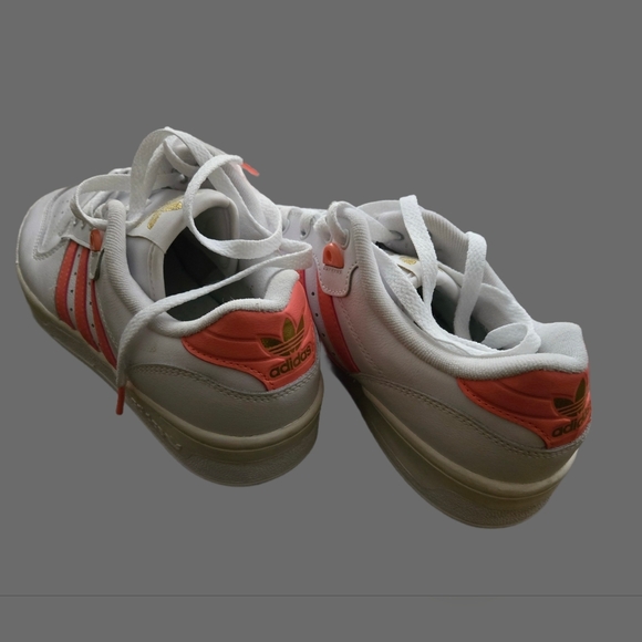 Adidas White and Pink Athletic Shoes Size 9 - Picture 2 of 5